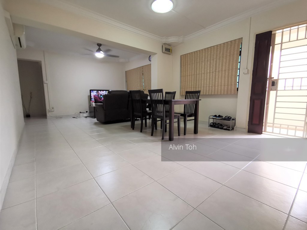 Canberra Road thumbnail photo